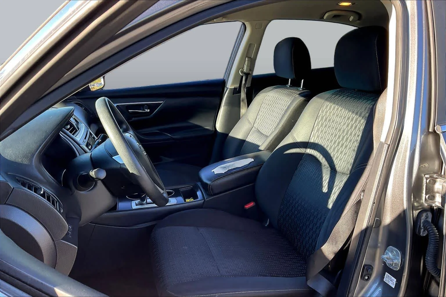 Used 2016 Gun Metallic Nissan 2.5 S image 8