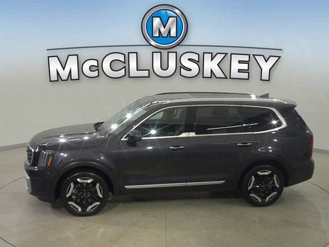 Used 2025 Gray Kia S image 31