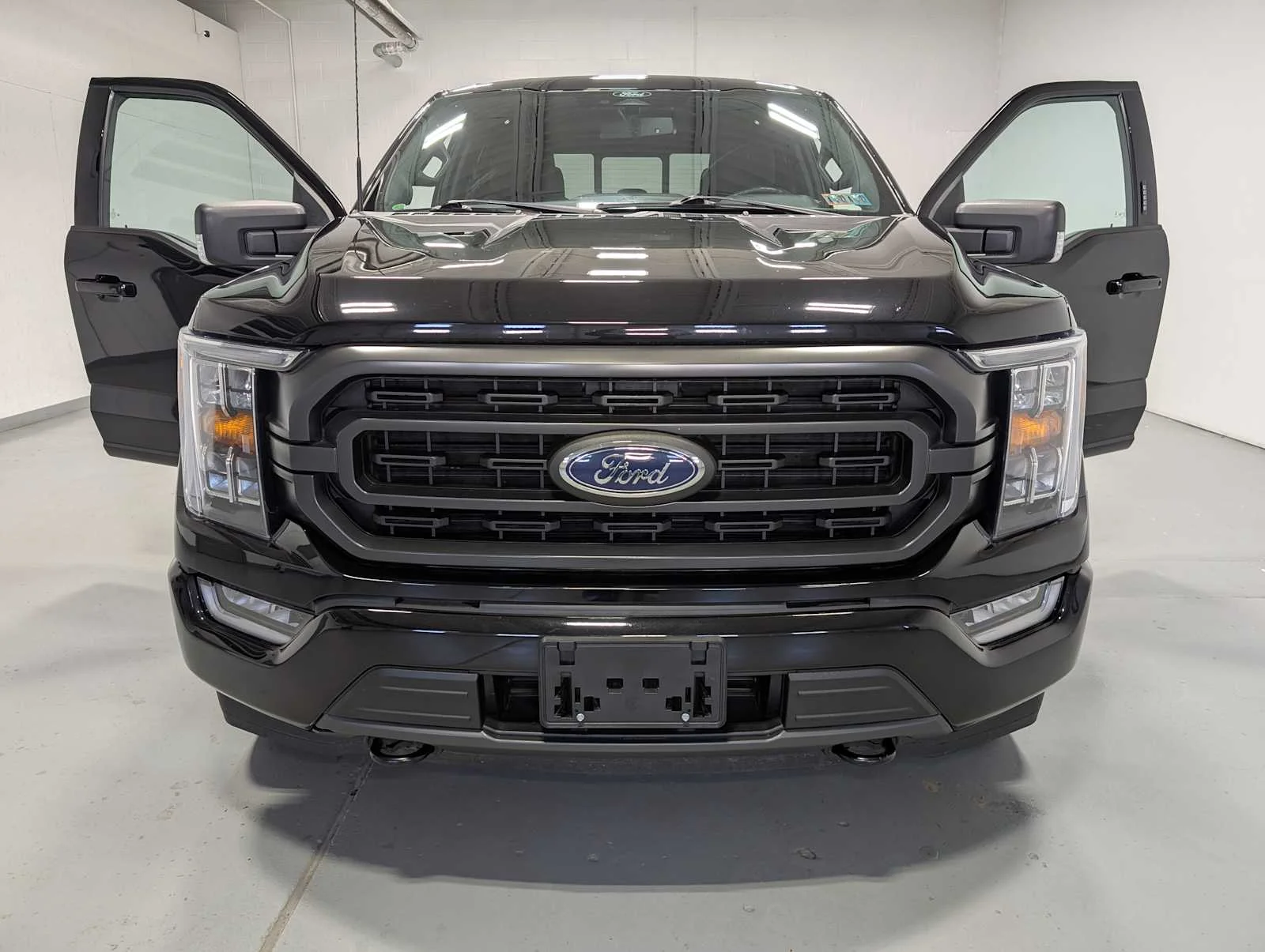 Used 2022 Agate Black Ford XLT image 15