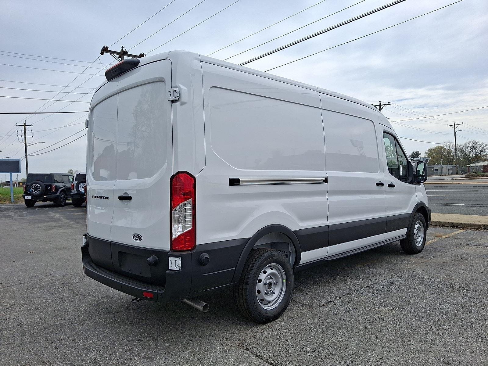 New 2026 Oxford White Ford Cargo Van image 4