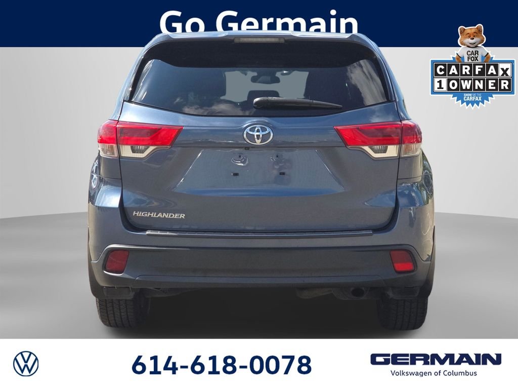 Used 2019 Shoreline Mist Toyota LE image 9