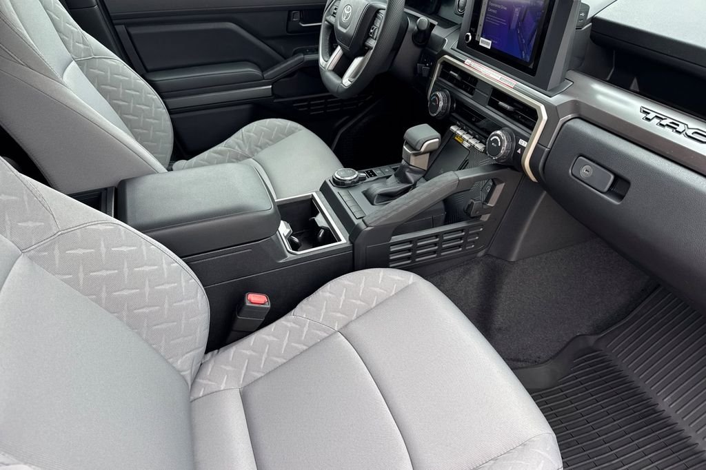 2025 Toyota Tacoma SR5 - Photo 15