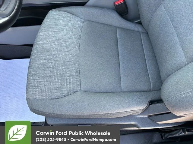 Used 2022 Silver Ford XLT image 25