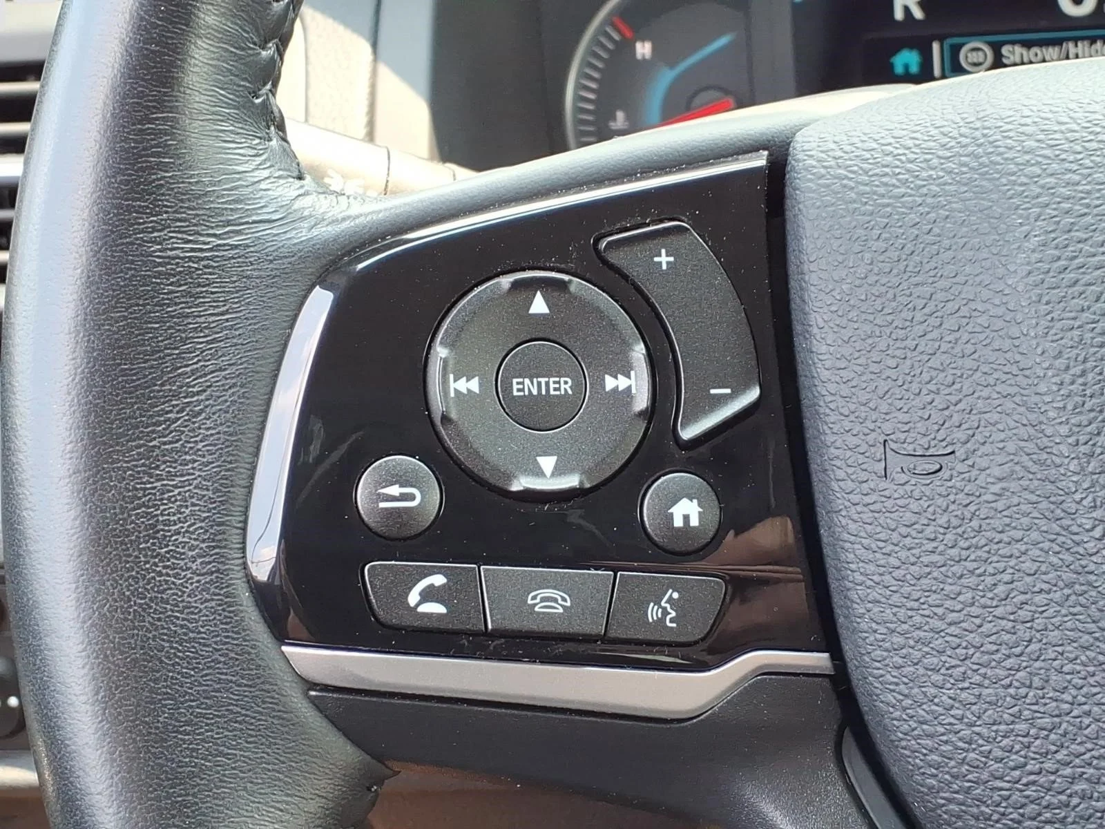 Used 2021 Crystal Black Pearl Honda Touring 8 Passenger image 27