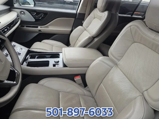 Used 2024 White Lincoln Reserve image 10