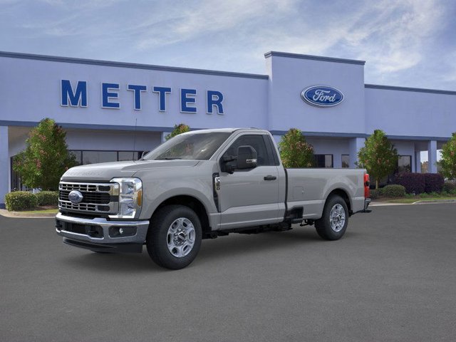 2026 Ford Super Duty F-350® XLT