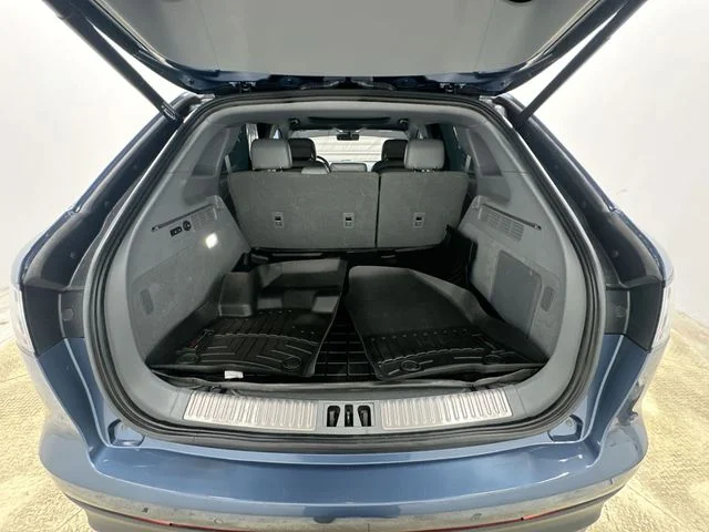Used 2019 Blue Lincoln Reserve image 22