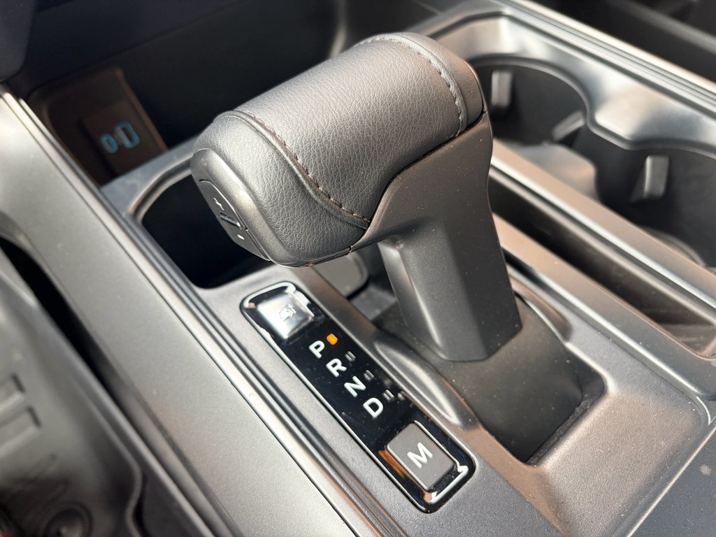 Used 2024 Agate Black Metallic Ford XLT image 19