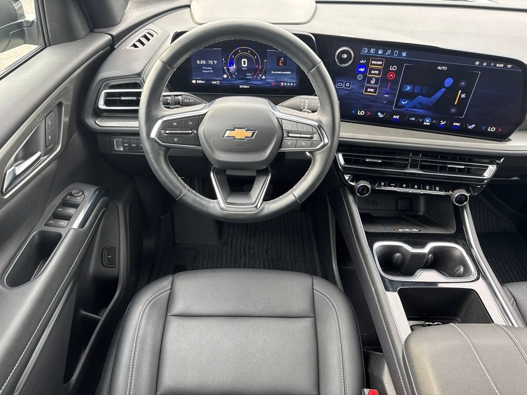 Used 2025 Sterling Gray Metallic Chevrolet LT image 5