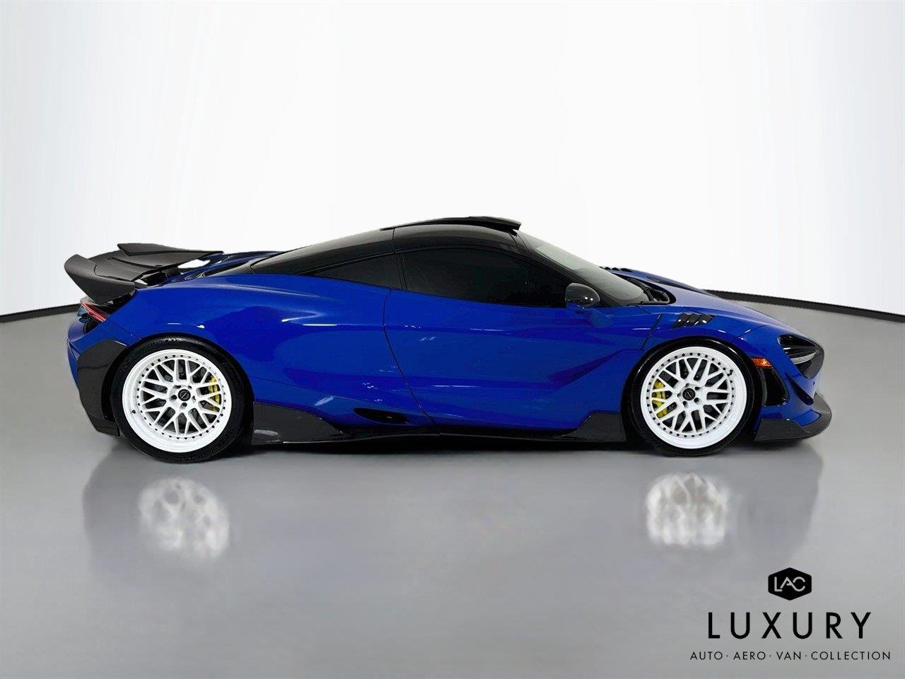 Used 2021 MSO Paris Blue / Miami Blue Wrap McLaren Performance | Full Ryft Body Kit | Carbon Steering Wheel | Exhaust | Custom Wheels image 5