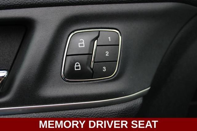 Used 2019 White Lincoln Reserve image 4