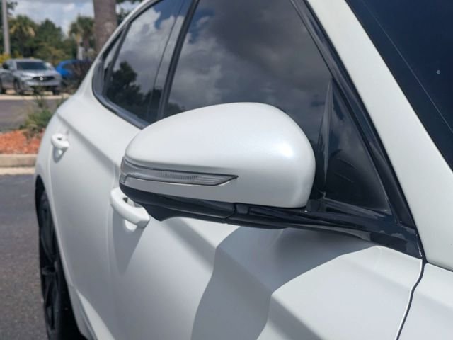 Used 2023 White Genesis 3.3T image 10