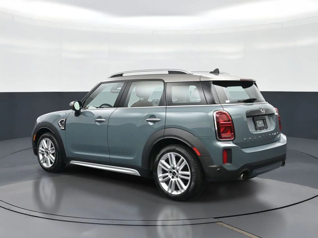 Used 2024 Green MINI Signature image 3