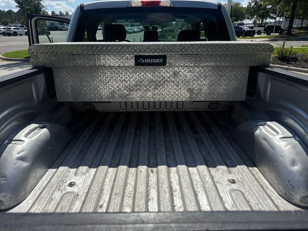 Used 2017 Ingot Silver Ford XLT image 32
