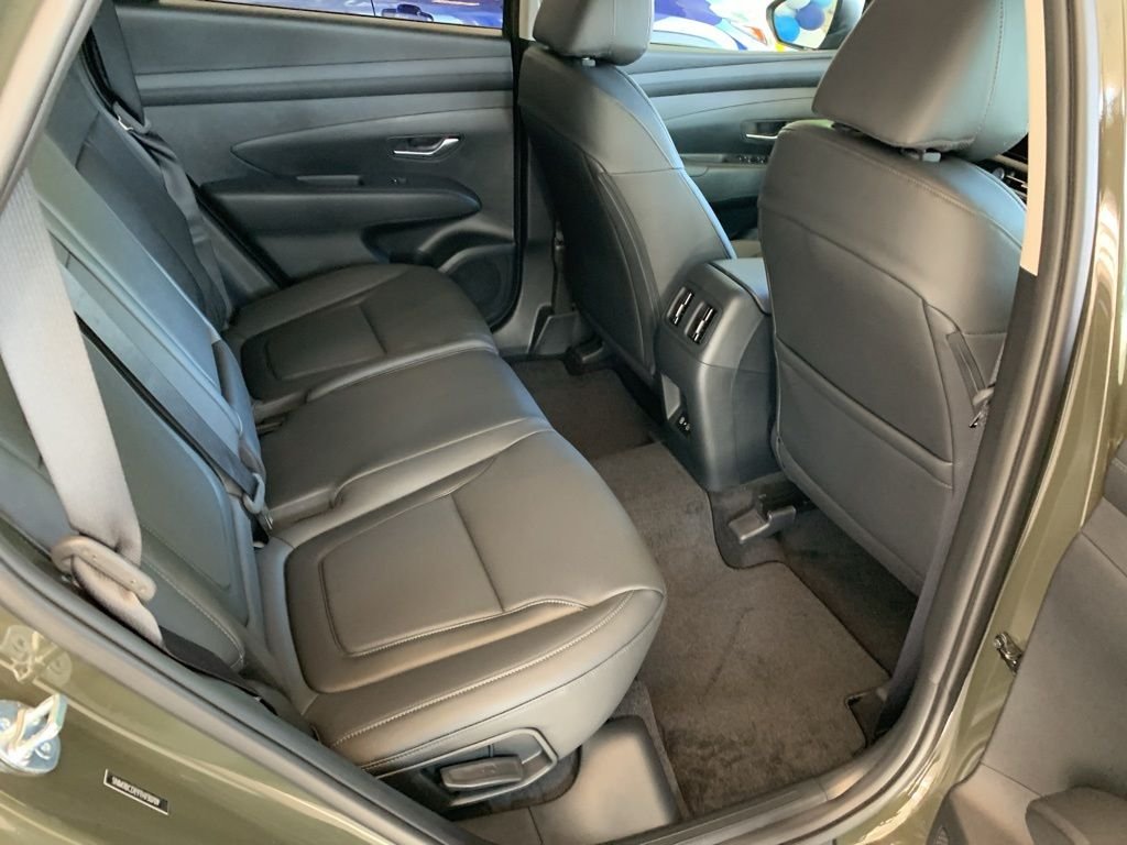 2018 Toyota RAV4 LE - Photo 35