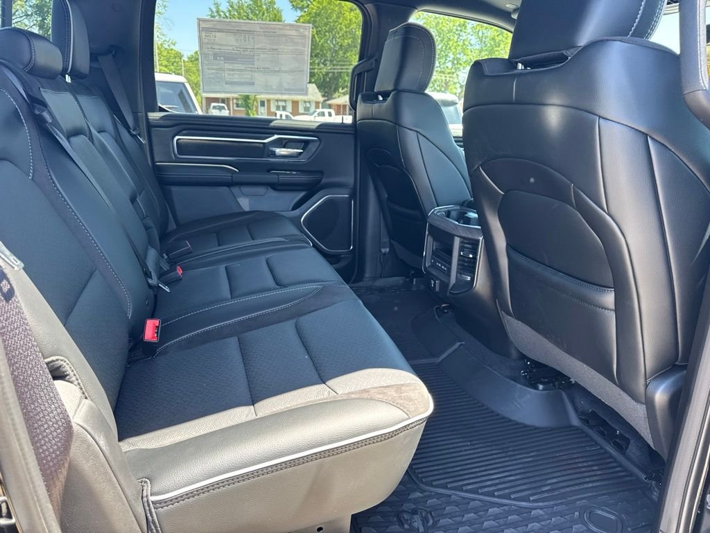 New 2026 Diamond Black Crystal Pearl-Coat Exterior Paint RAM Laramie image 24