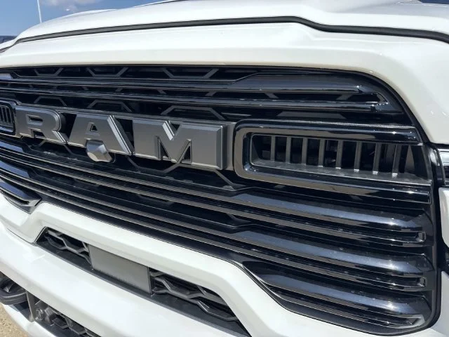 New 2027 Bright White Clear-Coat Exterior Paint RAM Laramie image 7