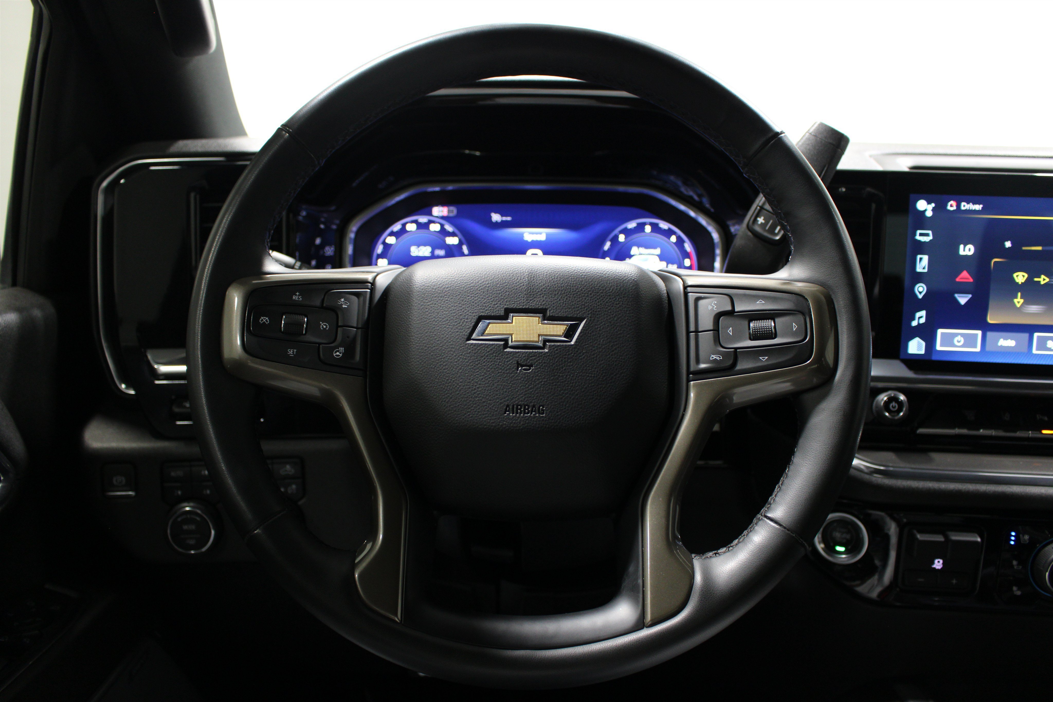 Used 2024 Iridescent Pearl Tricoat Chevrolet High Country image 11