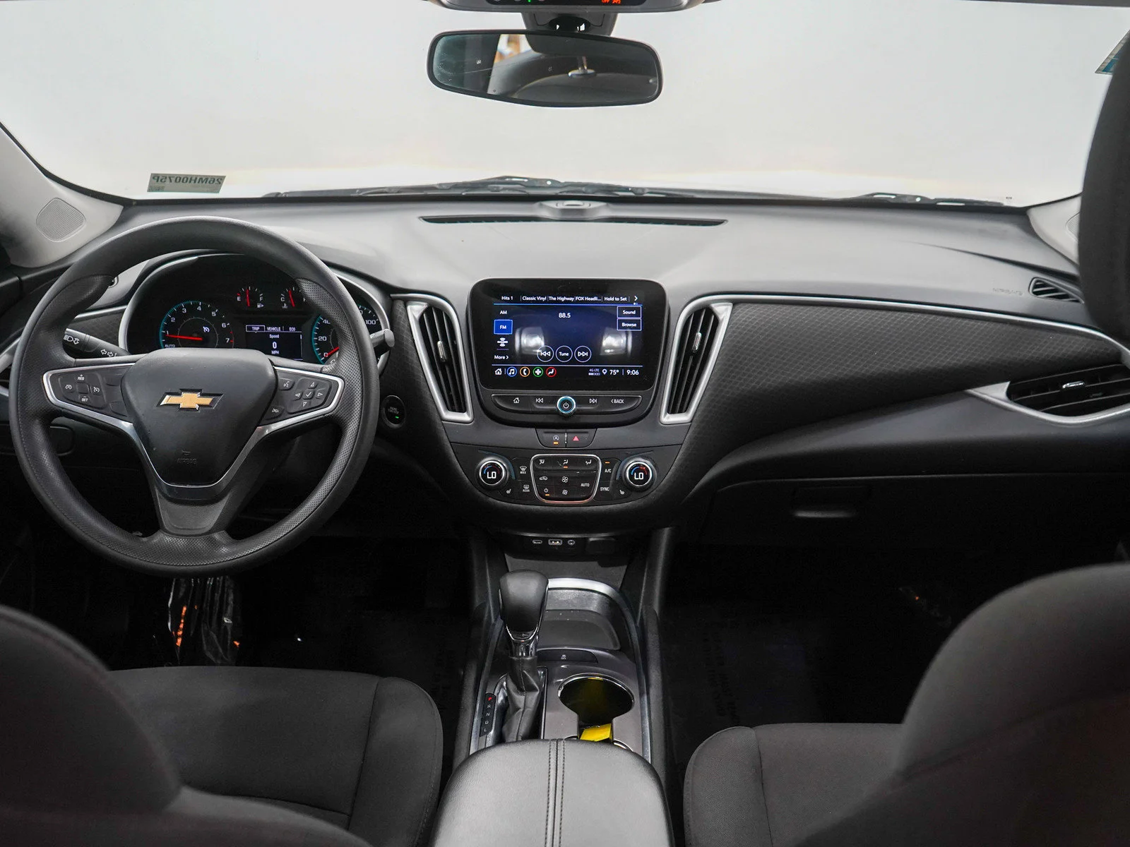 Used 2022 Summit White Chevrolet LT image 13