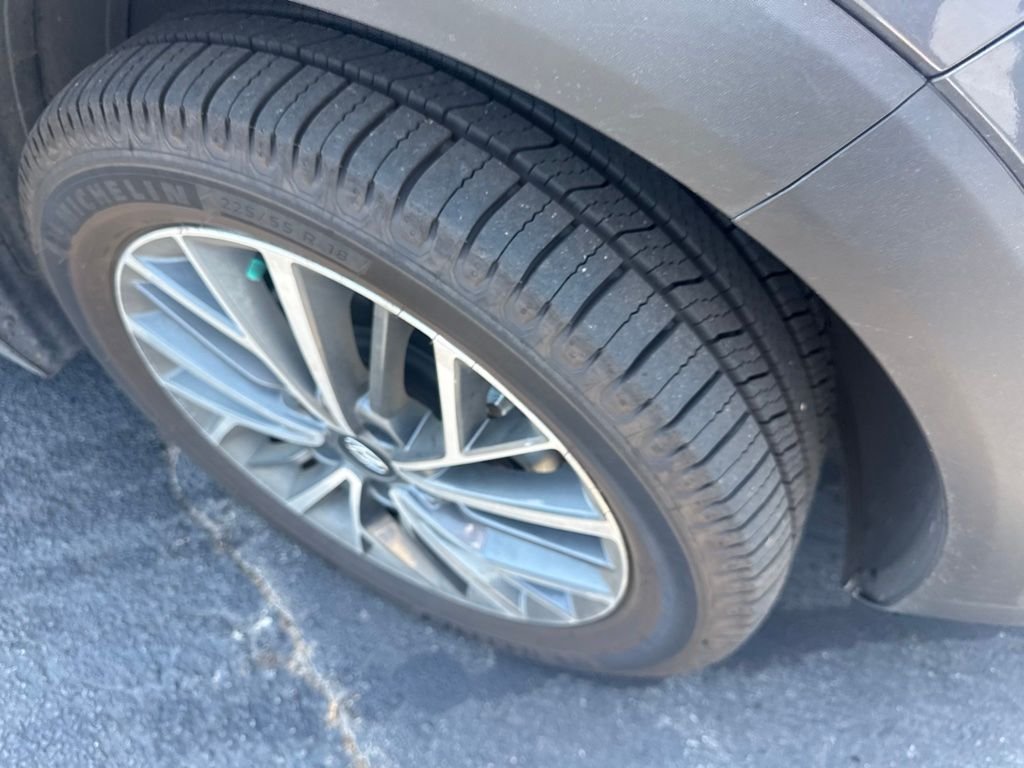 Used 2021 Gray Hyundai Ultimate image 4