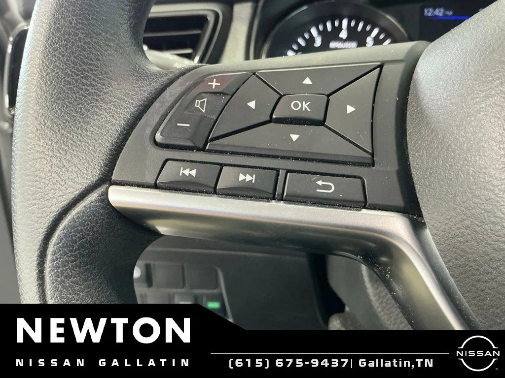 Used 2020 Brilliant Silver Metallic Nissan S image 17