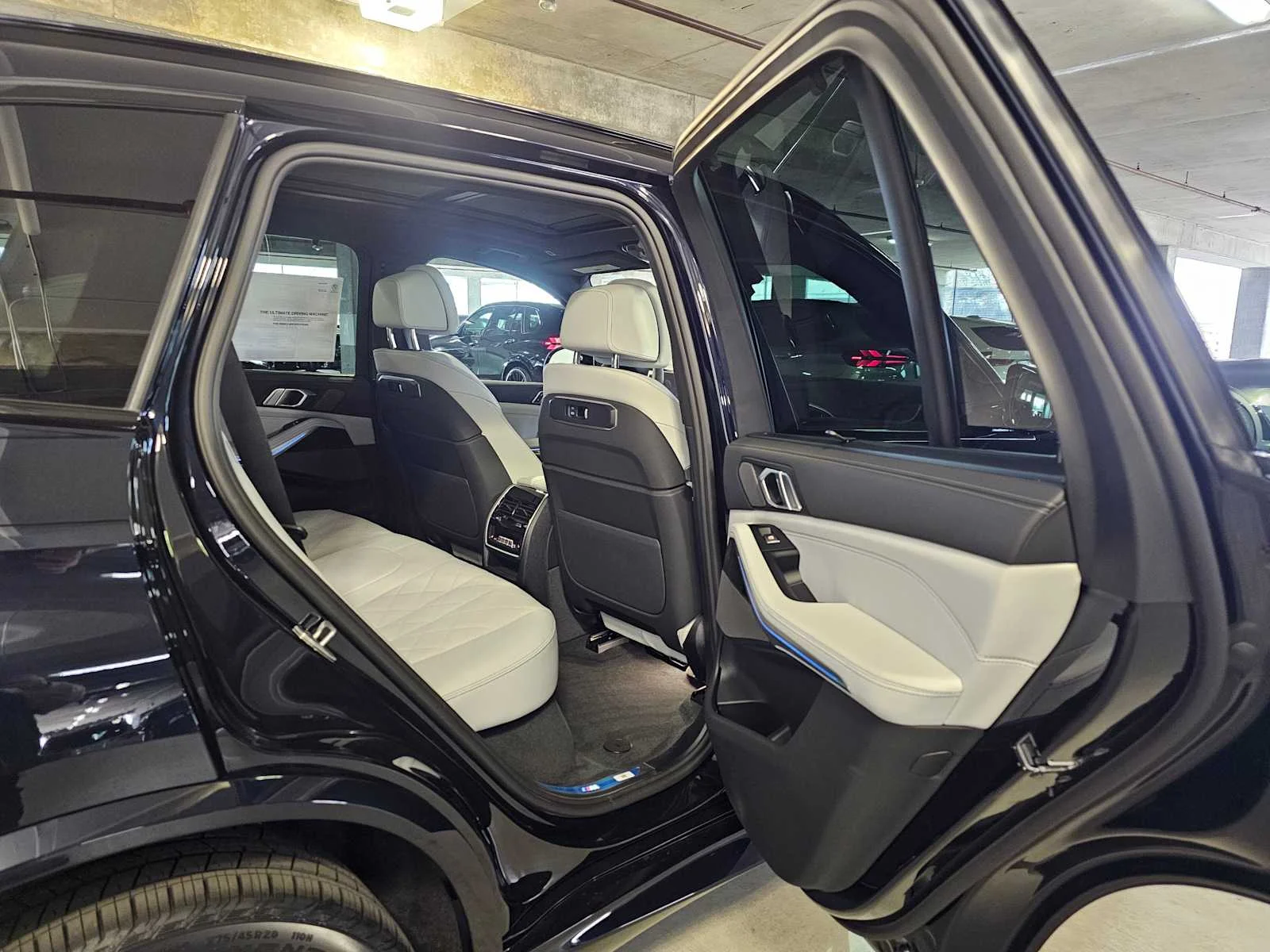 New 2026 Carbon Black Metallic BMW xDrive50e image 37
