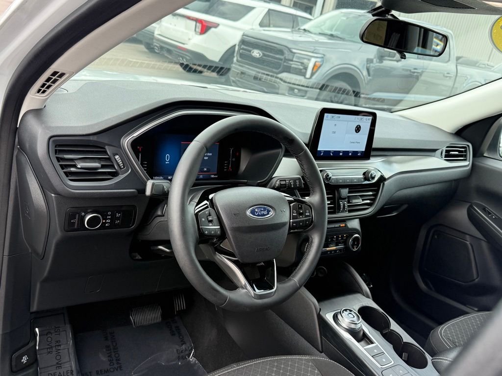 Used 2023 Oxford White Ford Active image 4
