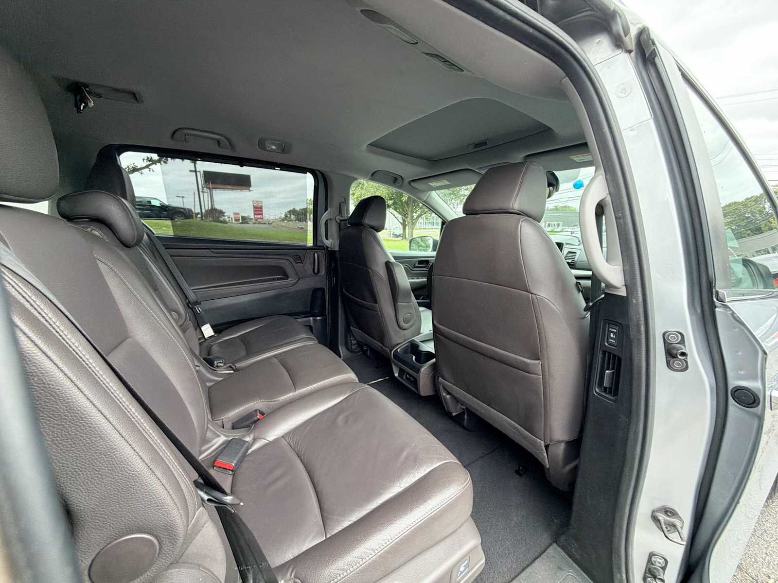 Used 2021 Lunar Silver Metallic Honda EX-L image 14