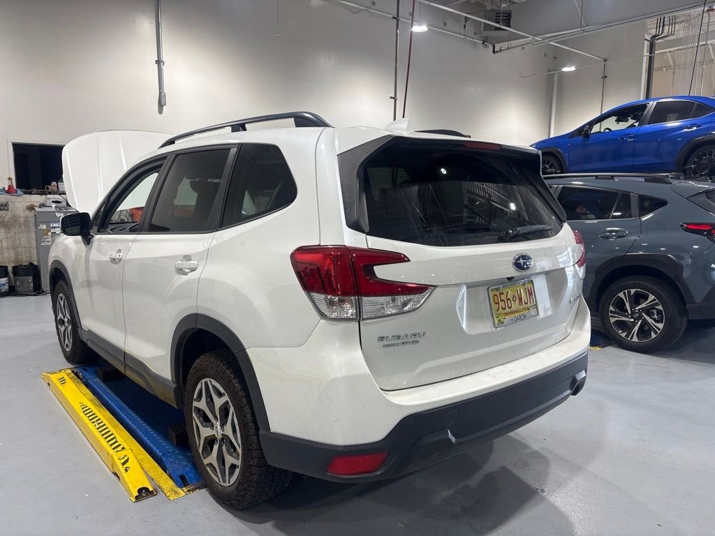 Used 2019 White Subaru Premium image 5