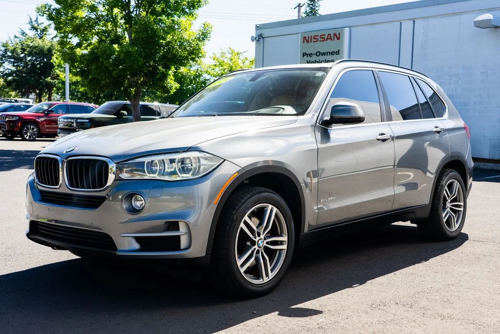 Used 2015 Gray BMW xDrive35d image 3