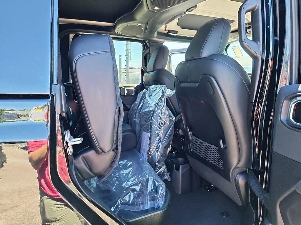 New 2026 Black Clearcoat Jeep Rubicon X image 35