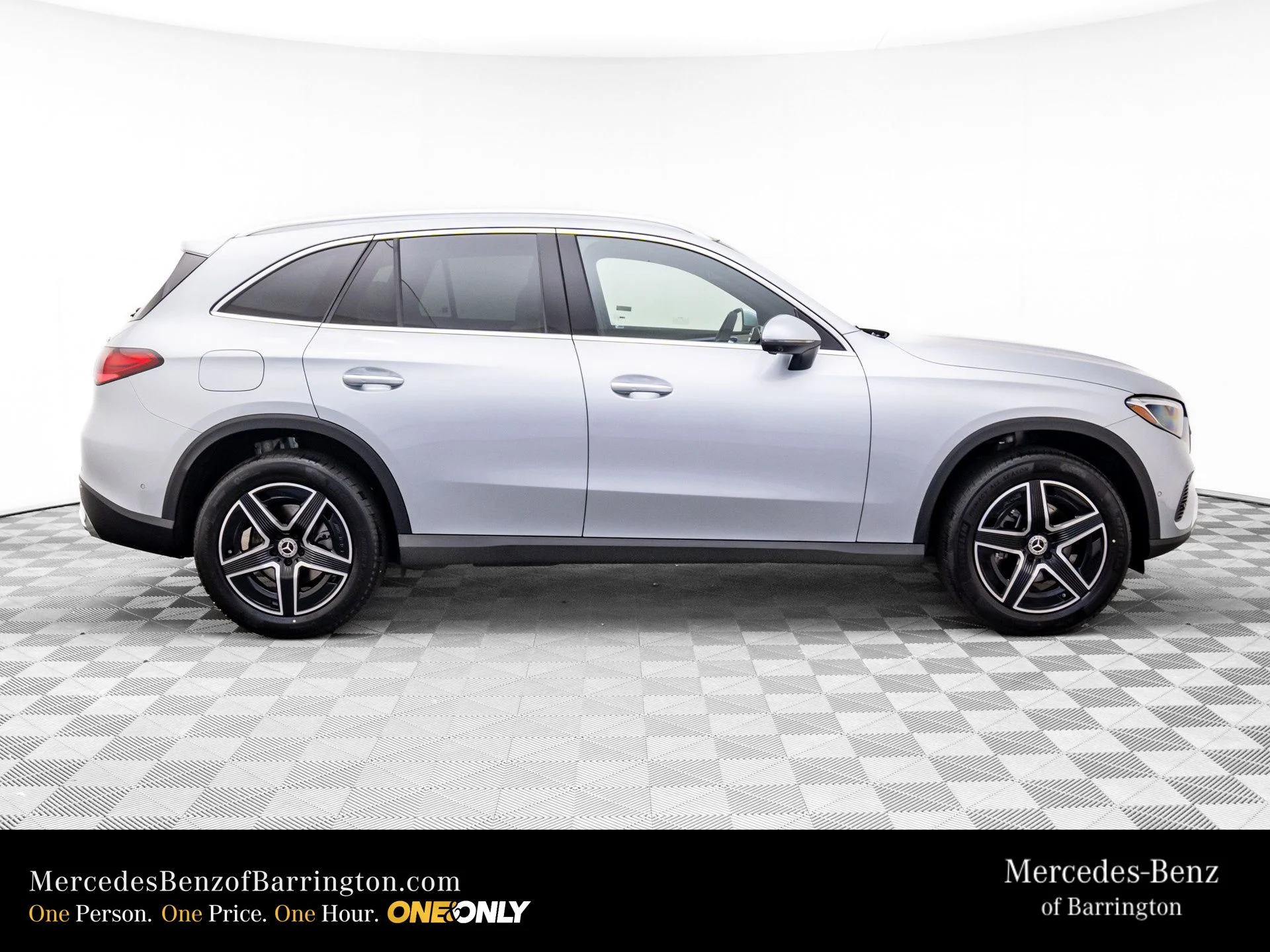New 2026 Silver Mercedes-Benz GLC 300 image 7