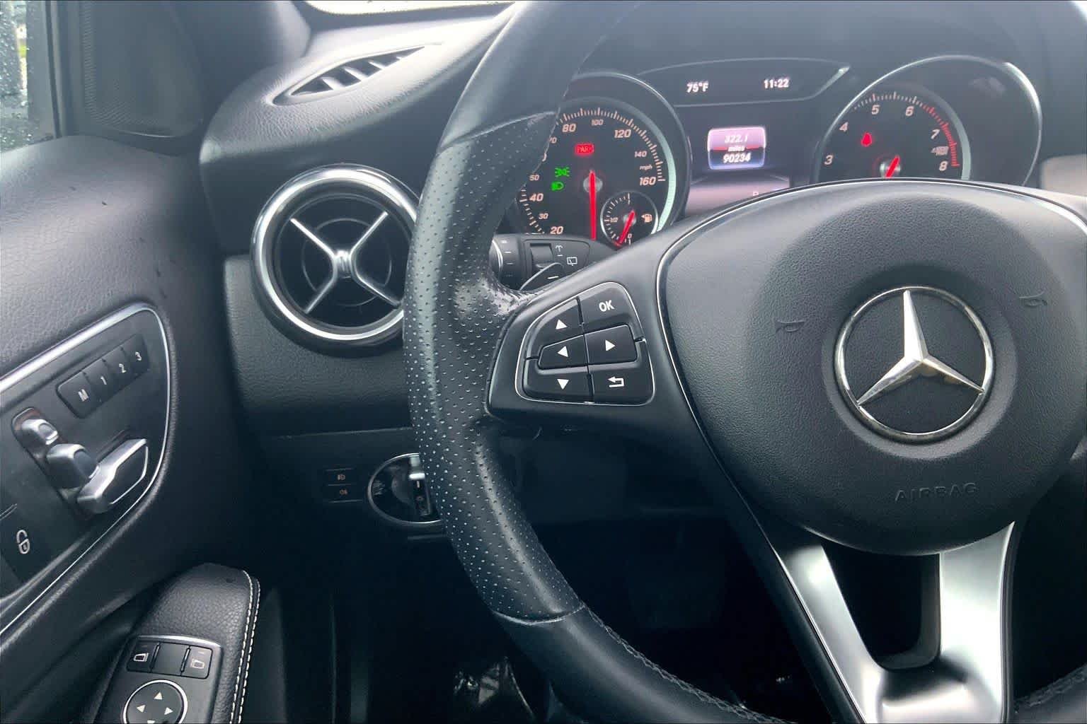 Used 2019 Mountain Grey Metallic Mercedes-Benz GLA 250 image 21