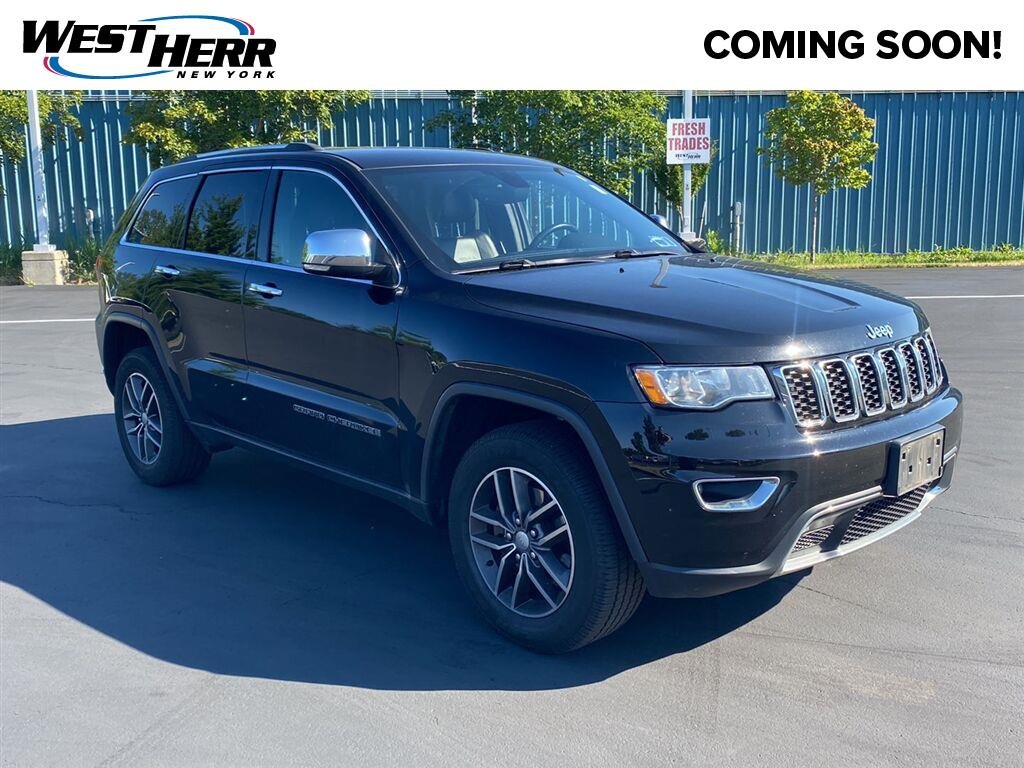 Used 2018 Diamond Black Crystal Pearlcoat Jeep Limited image 1