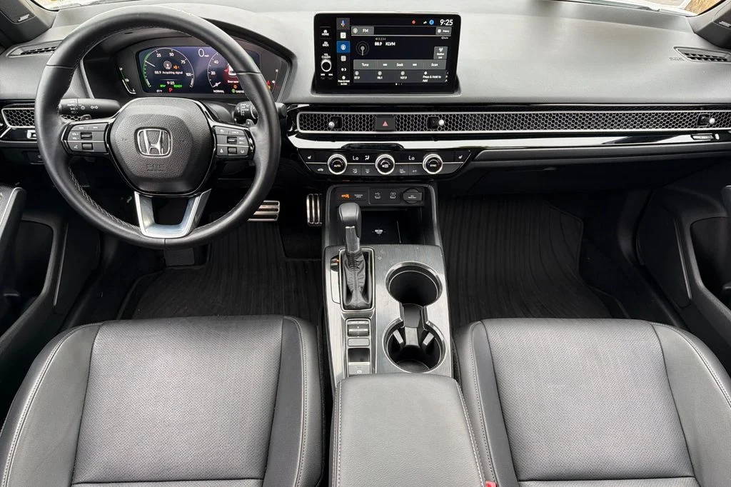 Used 2025 Platinum White Pearl Honda Sport Touring image 17