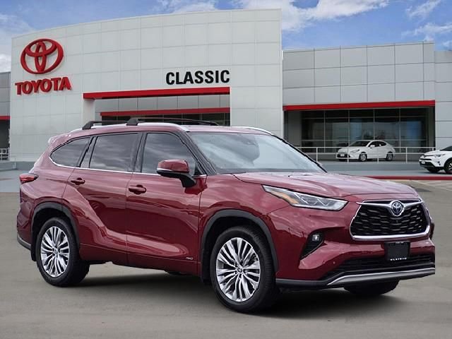 2023 Toyota Highlander Platinum