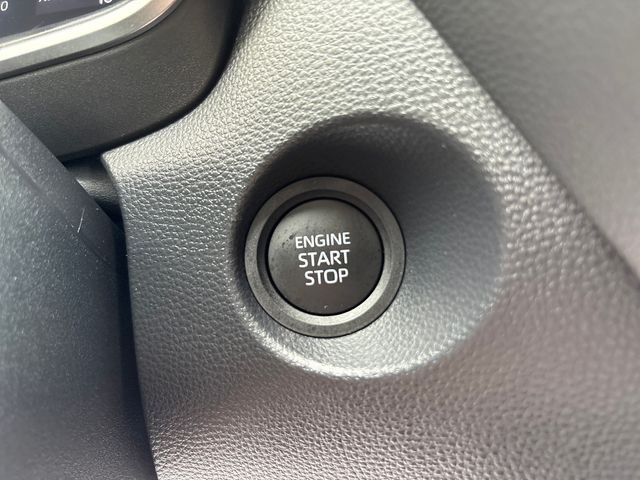 2026 Toyota Corolla Cross XLE - Photo 19