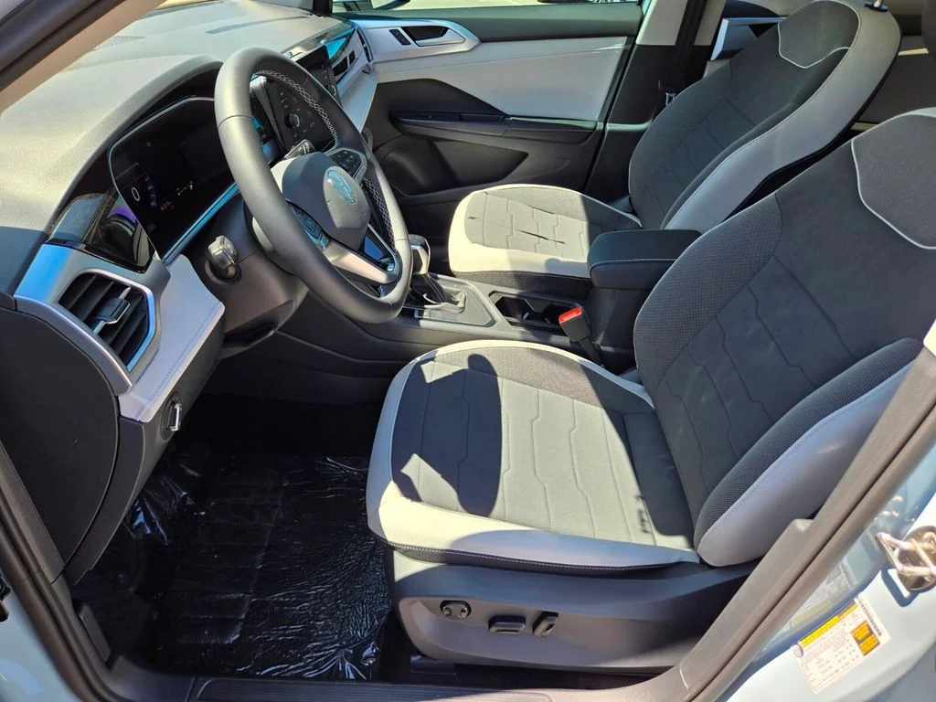 New 2026 Gray Volkswagen 1.5T SE image 6