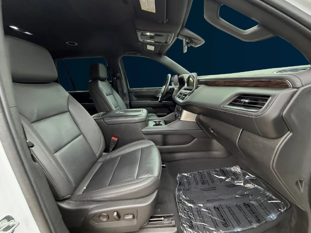Used 2022 White Chevrolet Z71 image 17
