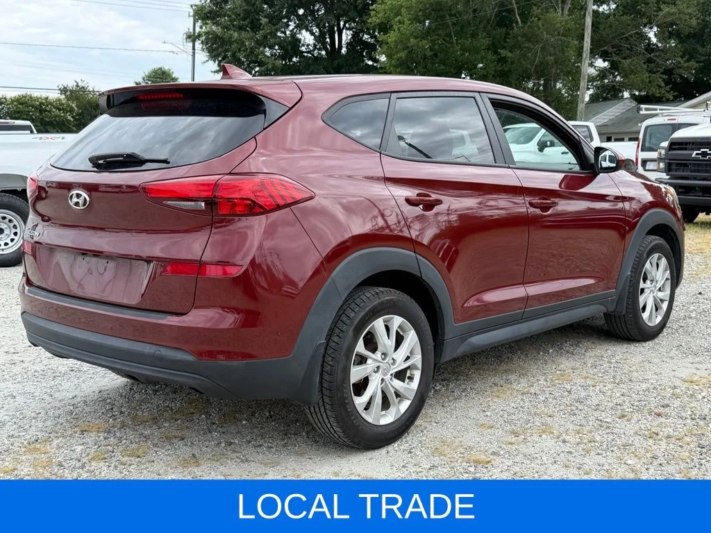 Used 2019 Red Hyundai SE image 5