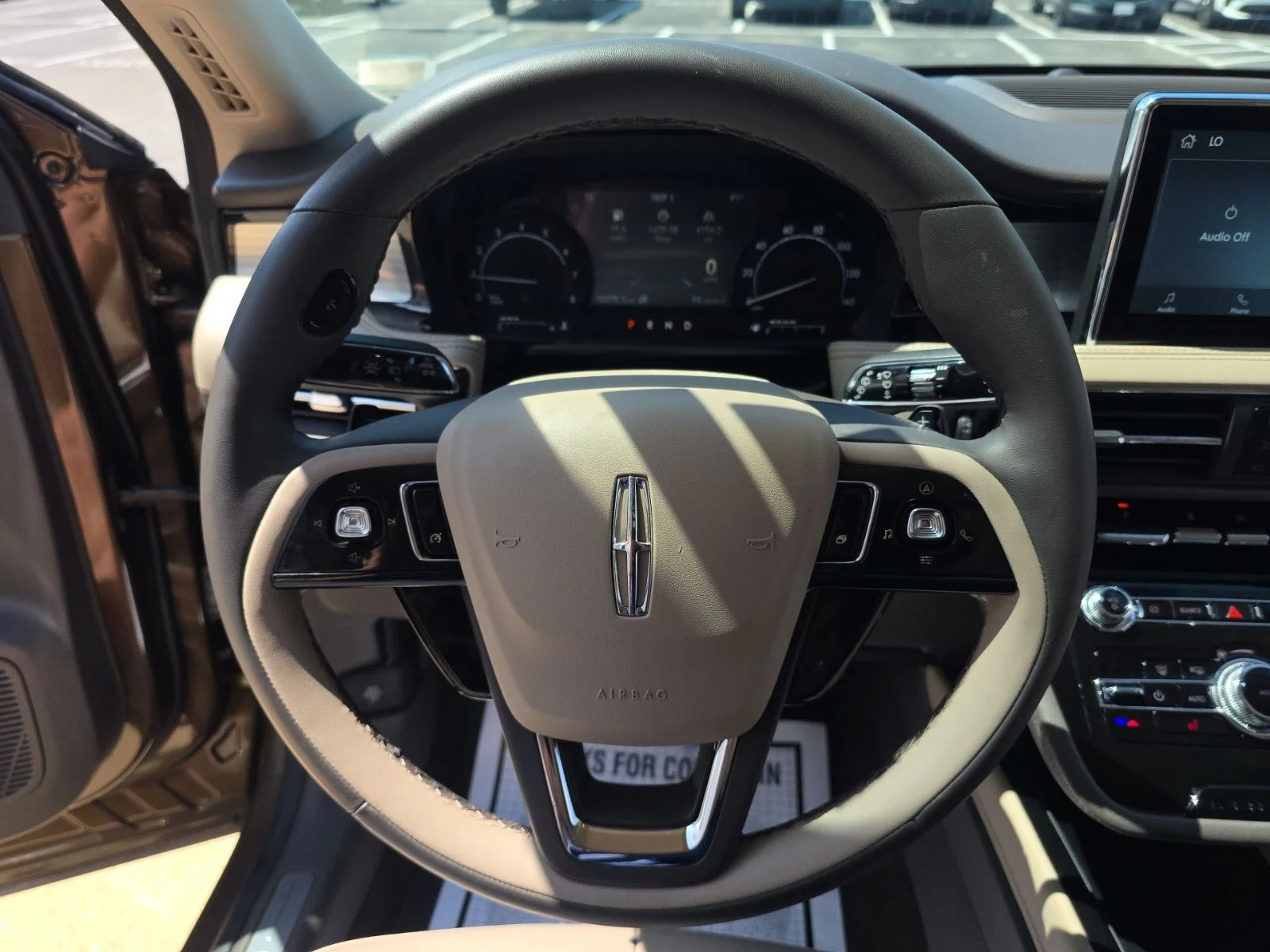 Used 2022 Smoke Metallic Lincoln Standard image 11