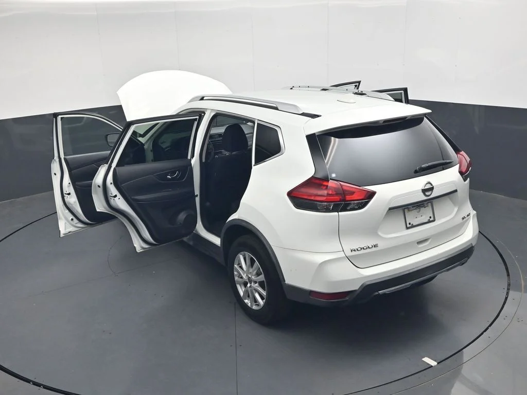 Used 2018 Glacier White Nissan SV image 37