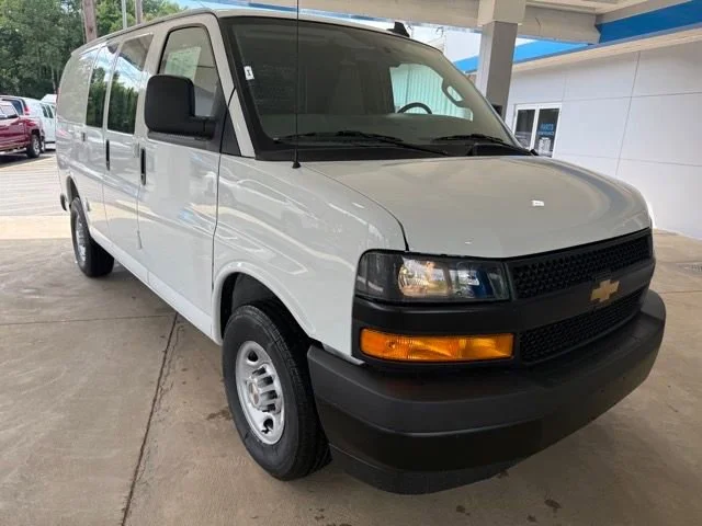 2025 Chevrolet Express Cargo