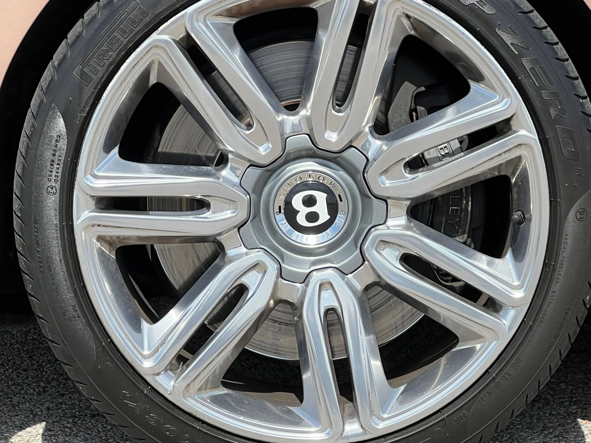 Used 2017 Gold Bentley W12 image 19