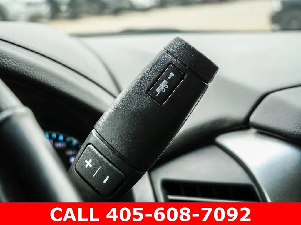 Used 2018 IRIDESCENT PEARL TRICOAT Chevrolet LT image 42