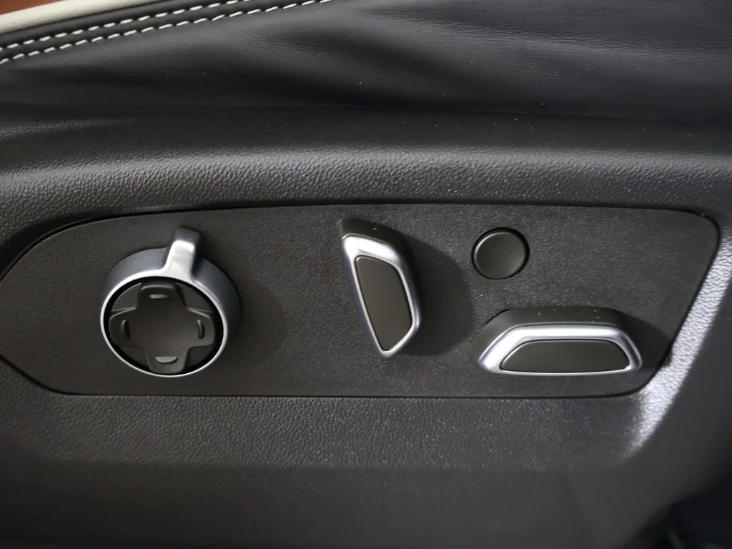 Used 2024 Onyx Black GMC Denali Ultimate image 42