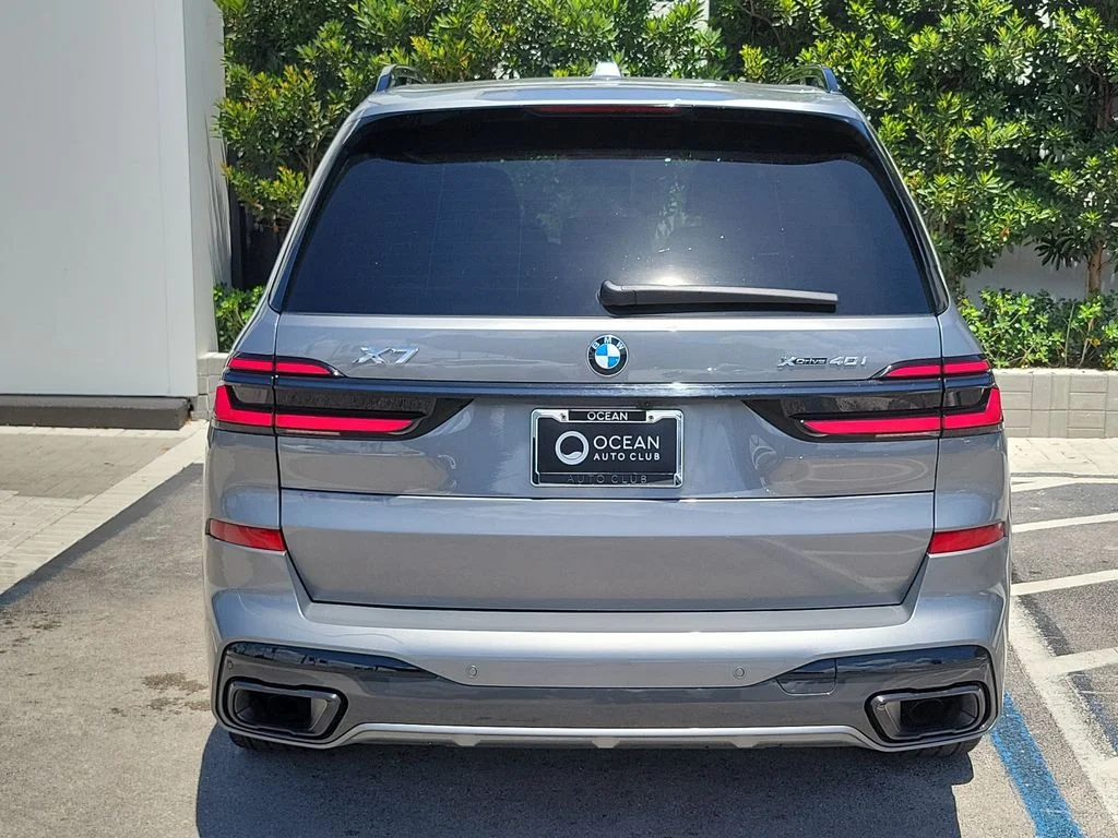 Used 2026 Gray BMW xDrive40i image 5