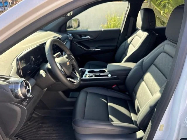 New 2027 White Chevrolet LT image 9