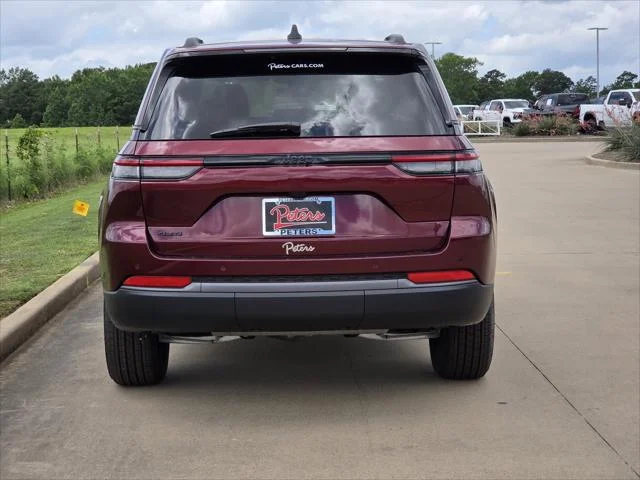 New 2026 Velvet Red Pearl-Coat Exterior Paint Jeep Altitude image 4