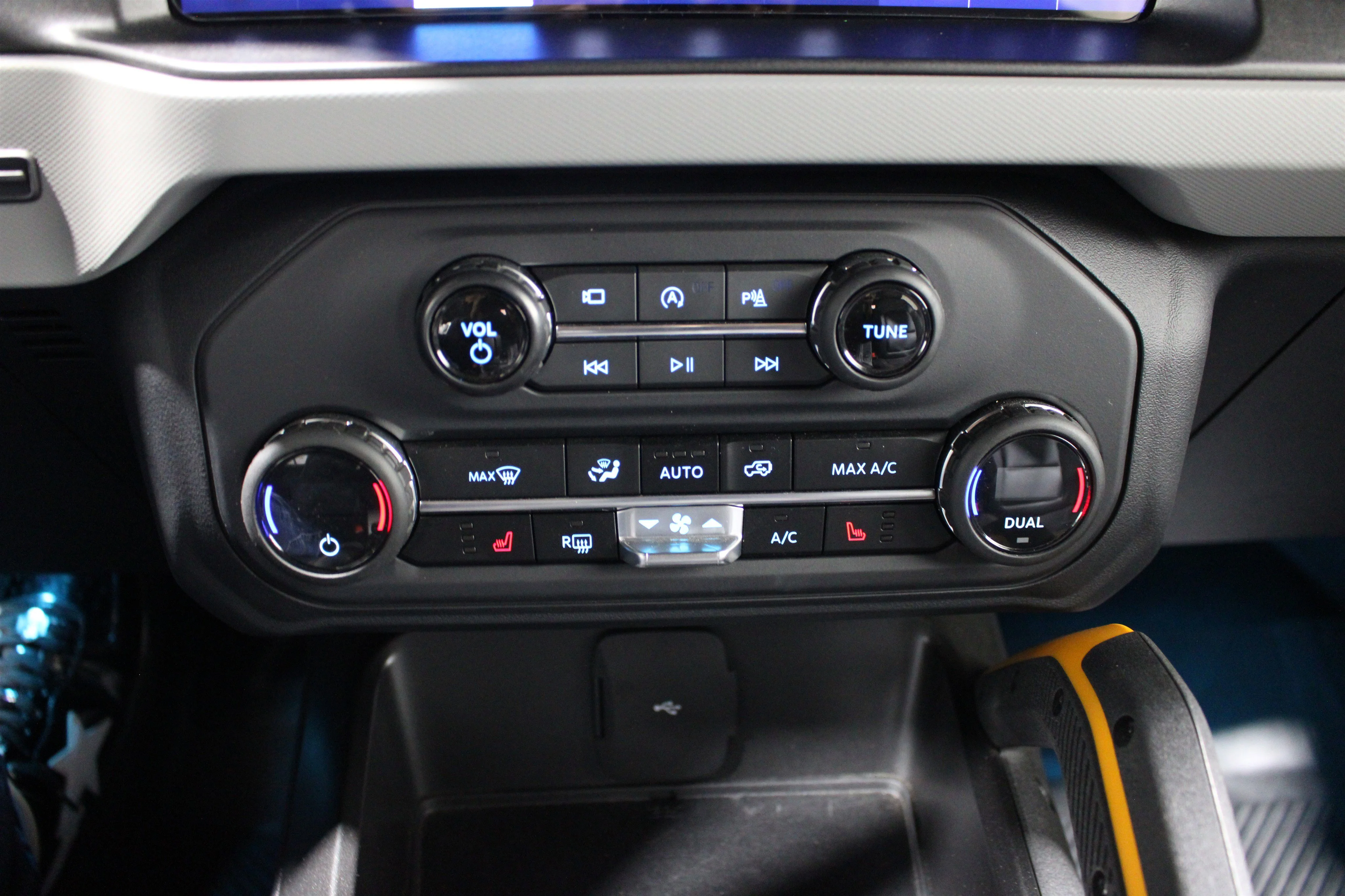 2023 Ford Bronco 4-Door Badlands - Photo 17